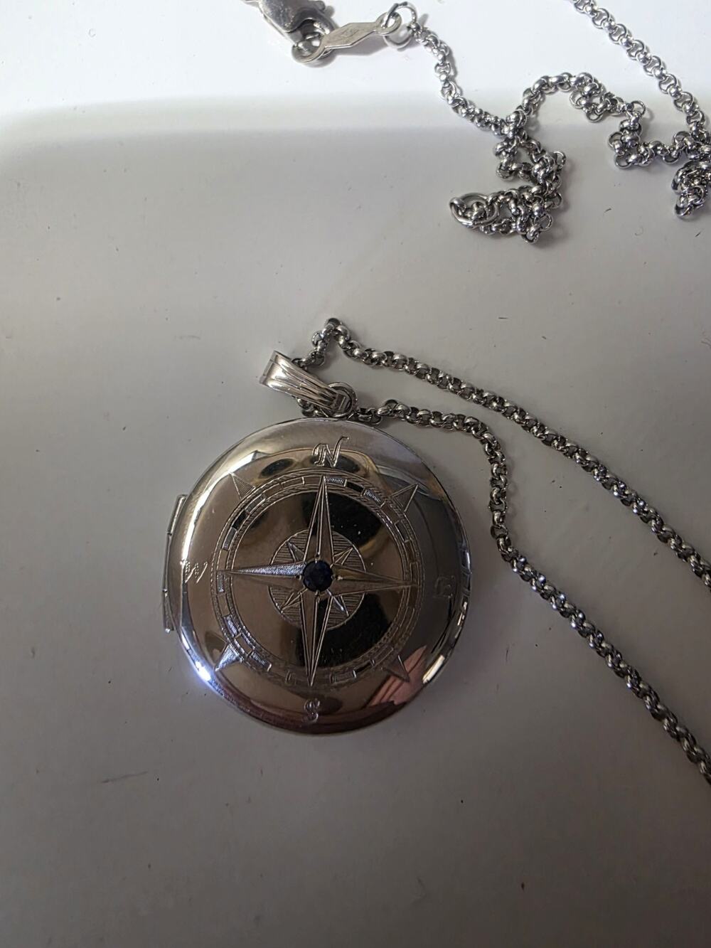 Silver Tone Full Hunter Pocket Watch Roman Numerals Analog 12-Hour Dial Chain